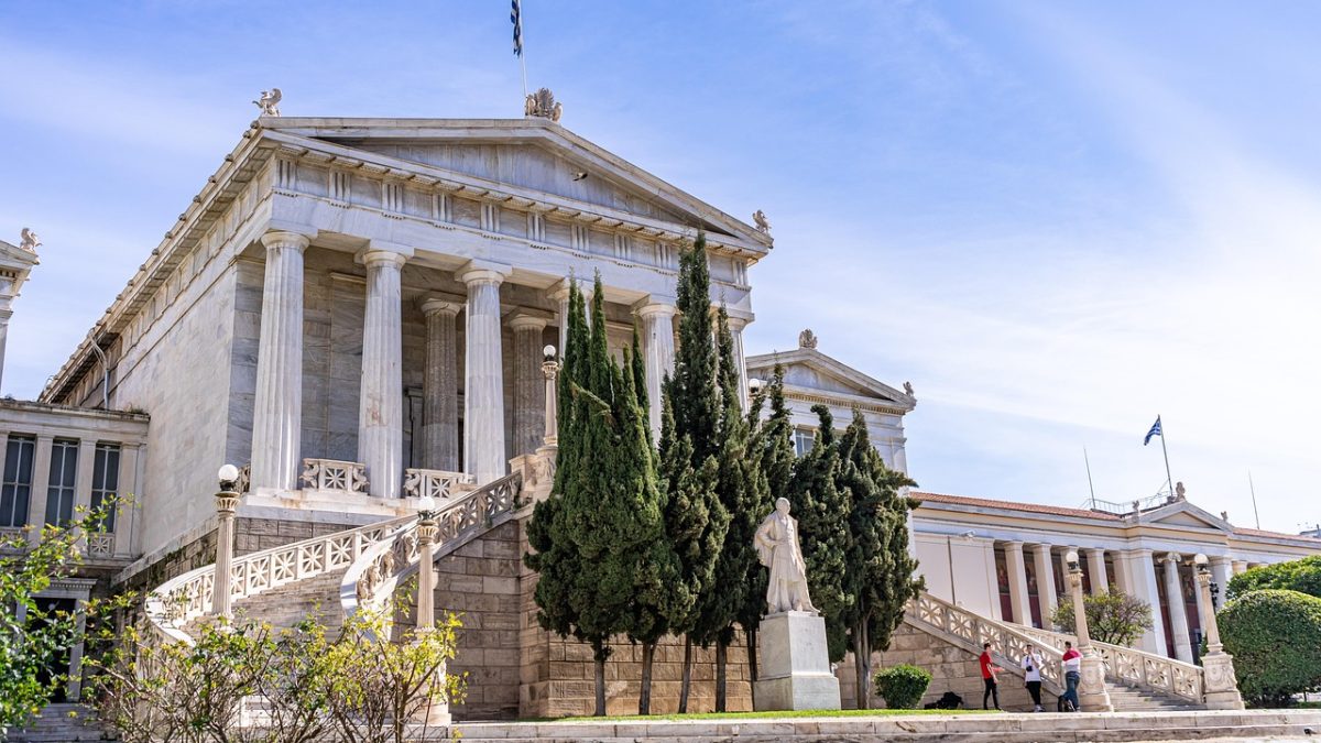 Grecia se prepara para prohibir las redes sociales a los menores de 15 años a partir de 2027