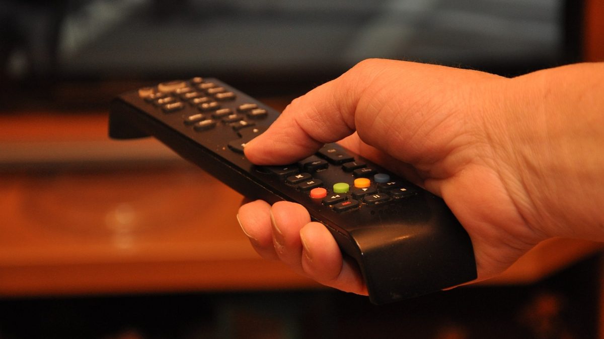¿Tu televisión inteligente es un lío? Este diminuto gadget promete solucionarlo por menos de 30 dólares