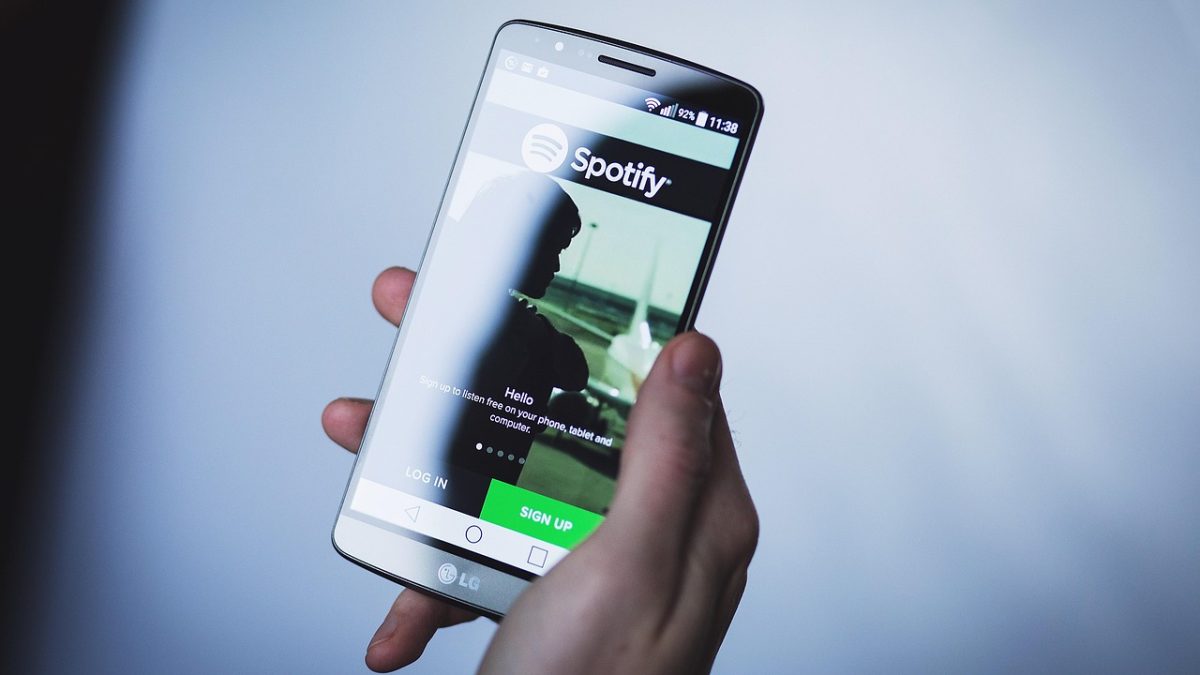 ¿El artista es real o IA? Spotify lanza su sello de ‘verificado’ para resolver el misterio