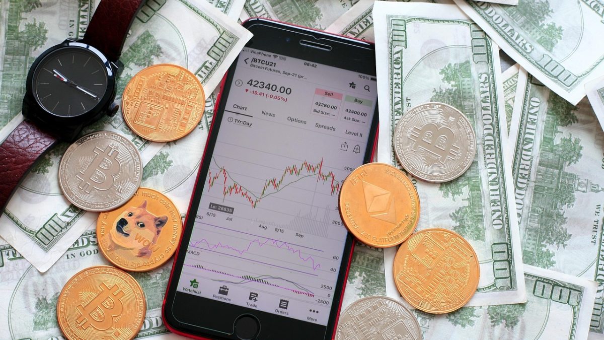 Bitcoin se aferra a los $64,000 tras el giro hawkish de la Fed: ¿línea defensiva o estabilización frágil?