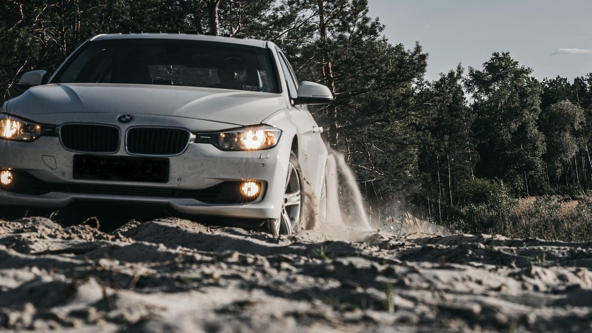 BMW iX3 arrasa: 781 km reales y el récord de autonomía en la prueba noruega