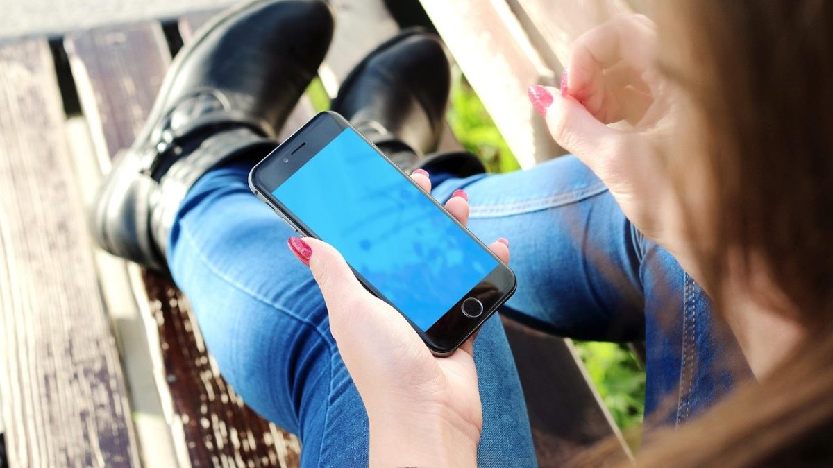 Casetify y Tamagotchi se unen: así es la explosión nostálgica para tu iPhone