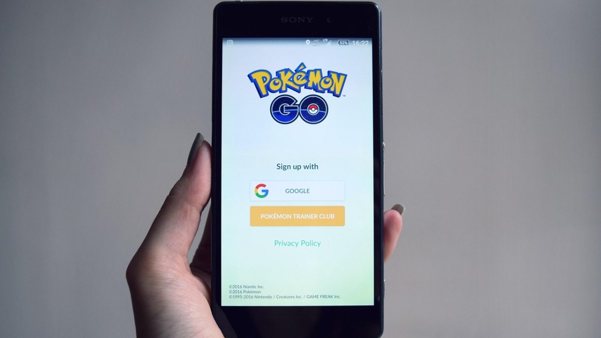 Diez años después, Pokémon Go cumple su promesa: 2.000 entrenadores se enfrentan a Mega Mewtwo Y en Times Square