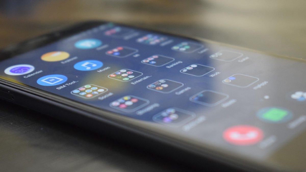 No son iPhone ni Samsung: estas 5 marcas de móviles son chinas (y arrasan en el mundo)