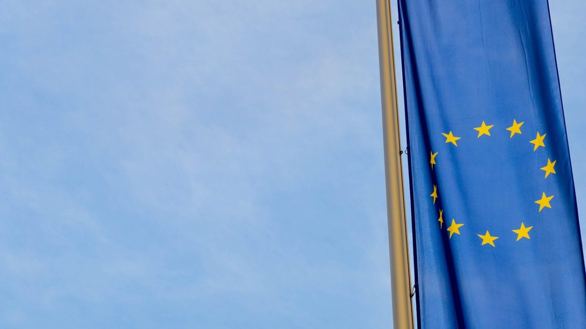 Multa histórica a Google: la UE le impone 890 millones de euros por favorecer sus propios servicios