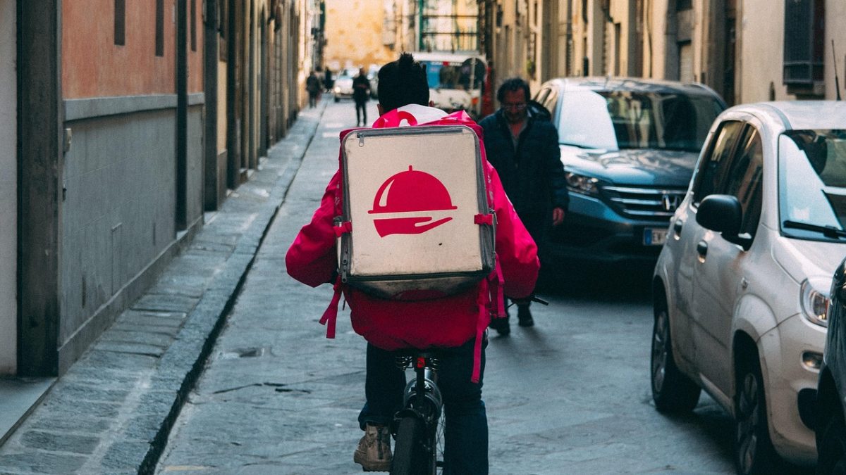 Uber se hace gigante: la compra de Delivery Hero por 15.000 millones lo corona como rey del delivery (menos en China)