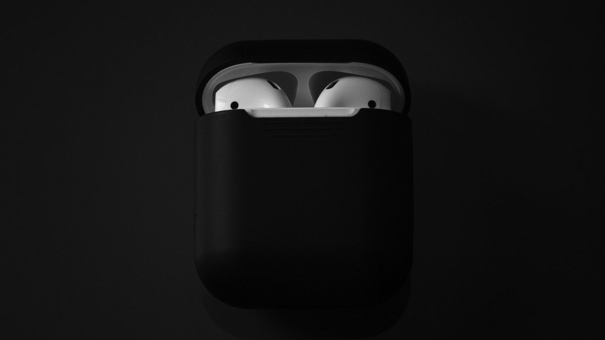 Plaud One: los auriculares con eSIM que capturan conversaciones y las convierten en acciones