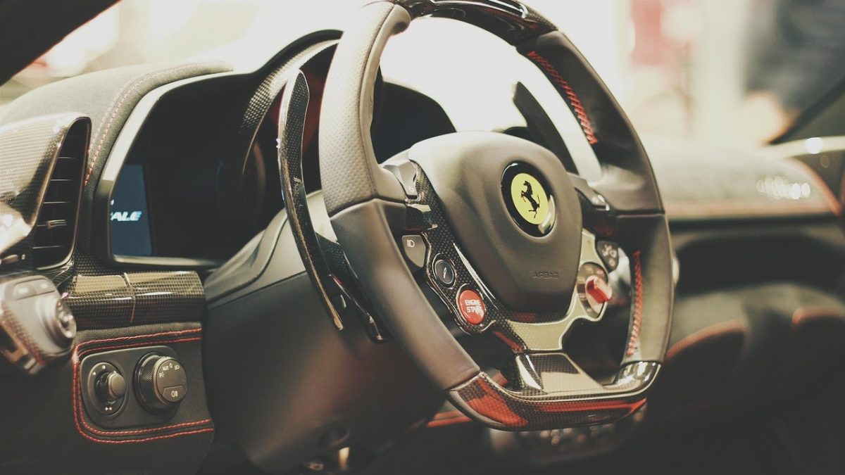 40 millones por el primer Ferrari eléctrico que todavía no pueden llevarse a casa