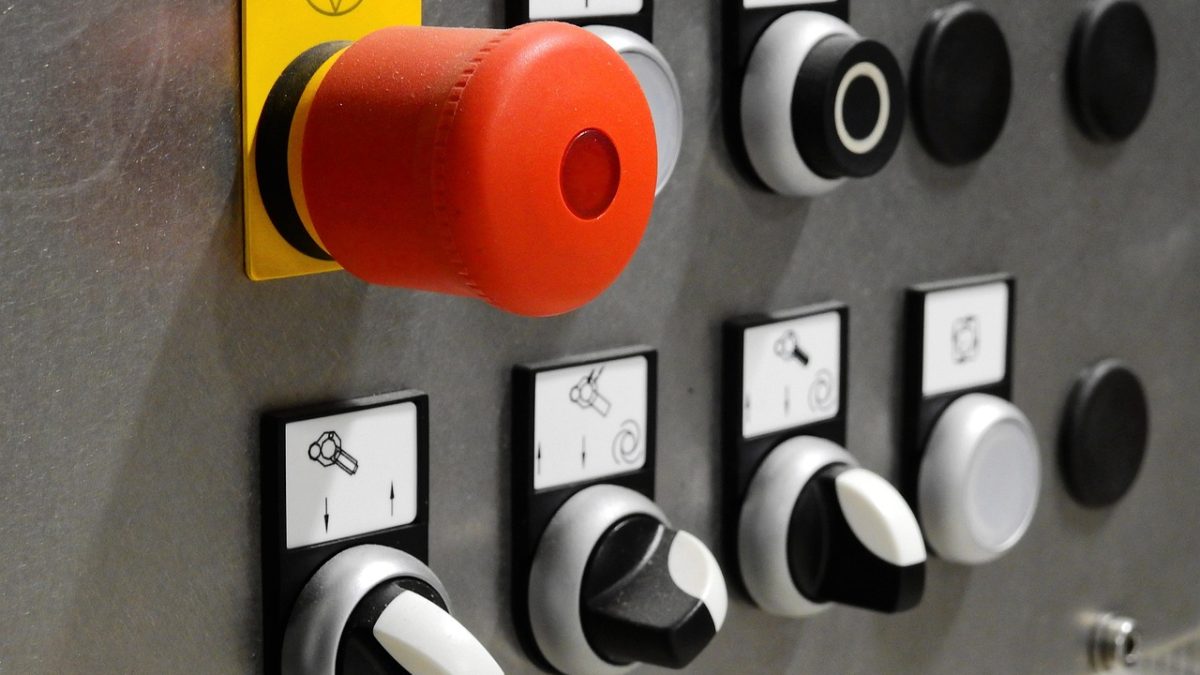 El ‘interruptor de apagado’ para la IA: EE.UU. propone apagar modelos peligrosos y Trump sopesa controles