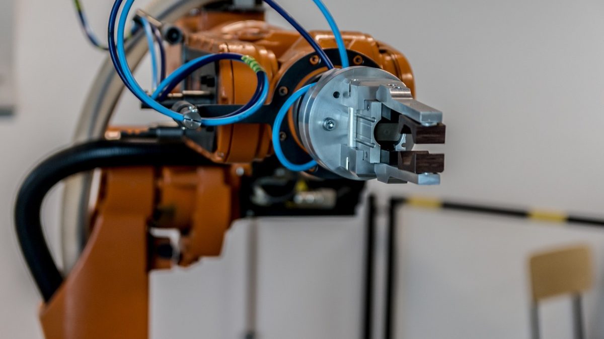 Un robot que aprende viendo un video de 12 segundos: así es GEN-1.5