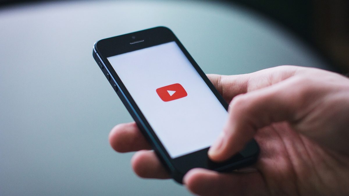 YouTube te deja crear tu propio algoritmo: escríbele lo que quieres ver y la IA hace el resto