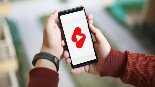 YouTube refuerza su apuesta por la IA para creadores: Studio más listo, edición por chat y Ask YouTube para comprar