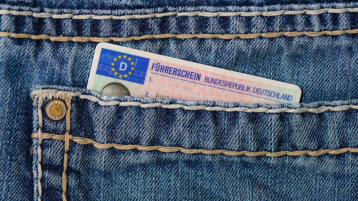 El FBI investiga a IDScan.net tras la filtración de 153 millones de licencias en la dark web