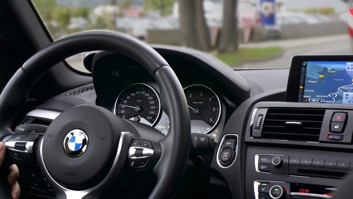 El BMW iX4 ya es oficial: hasta 428 millas de alcance y un M60 xDrive de 603 CV