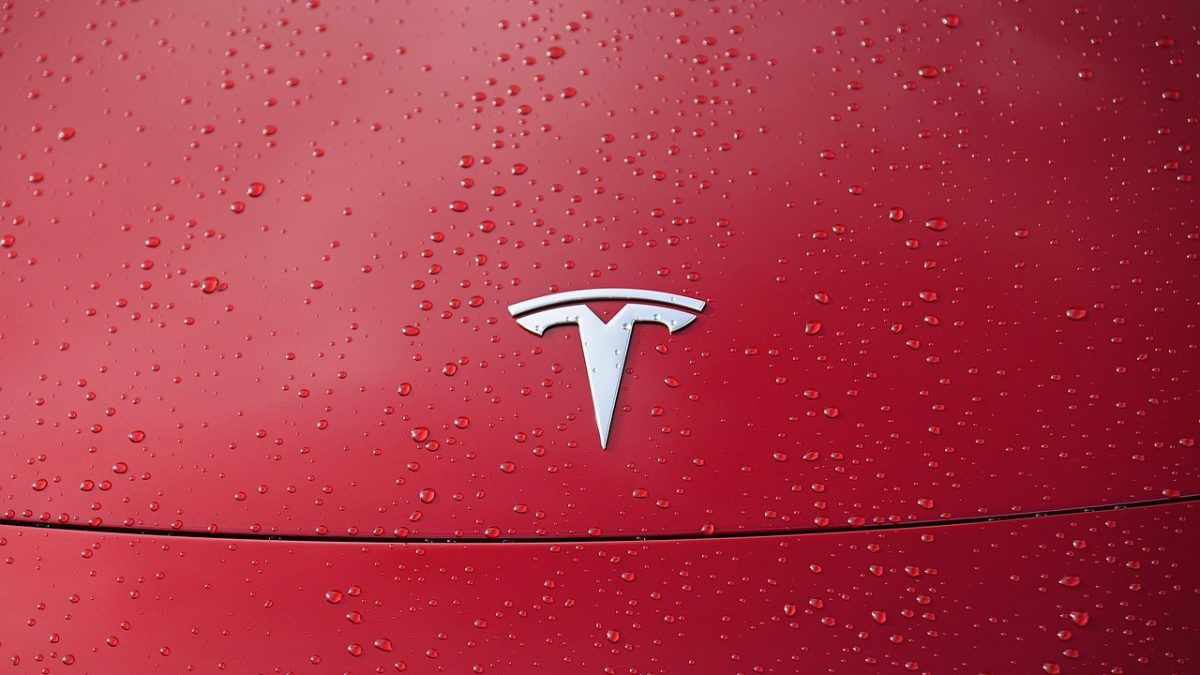 Tesla renueva el Model 3 en EE. UU.: pantalla de 16 pulgadas, más caballos y más millas