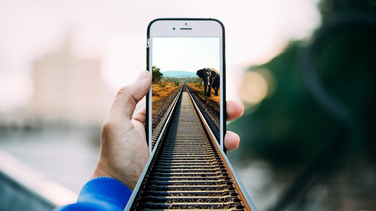 iPhone Duo: las reviews lo adoran, pero la cámara FaceTime bajo la pantalla se lleva todas las críticas