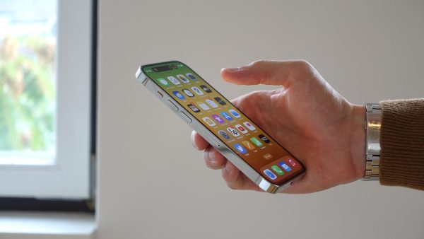 iPhone 18 Pro gratis con T-Mobile: así es la promoción, y el Razr+ también entra