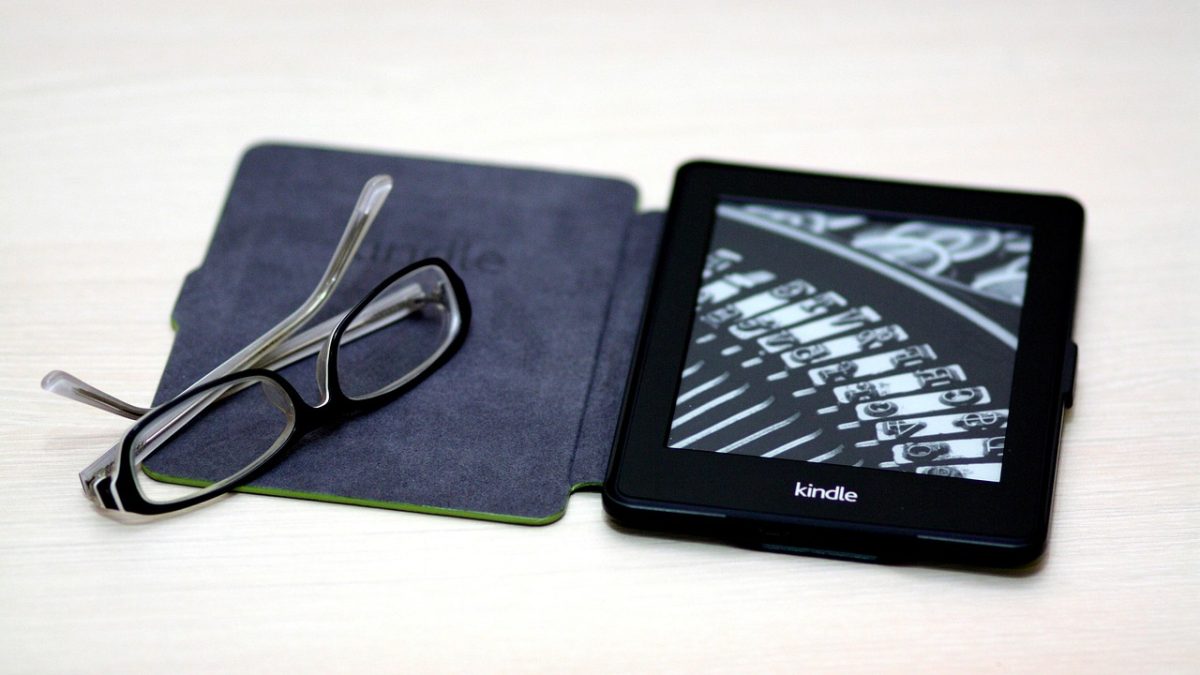 Amazon escucha a BookTok: presenta el Kindle Click y rediseña toda la familia de e-readers