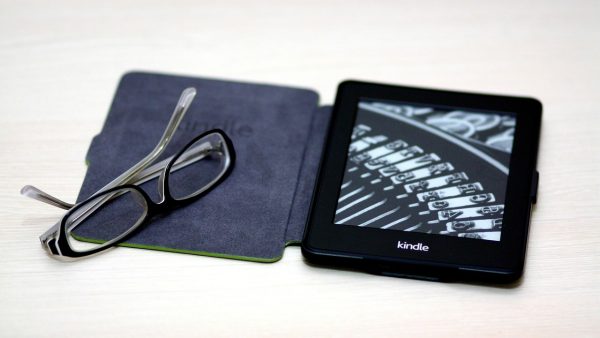 Amazon escucha a BookTok: presenta el Kindle Click y rediseña toda la familia de e-readers